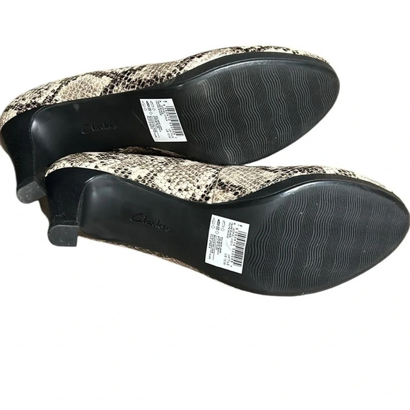 Clark’s Adriel Viola,Women shoes,NEW,Taupe snake,animal print,3.5 “ heel ,solid - Picture 2 of 13